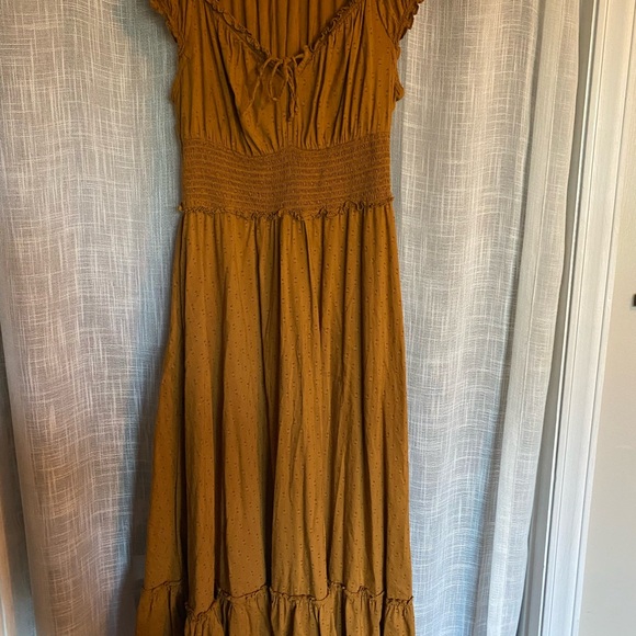 Old Navy Mustard Maxi Dress - Picture 1 of 2